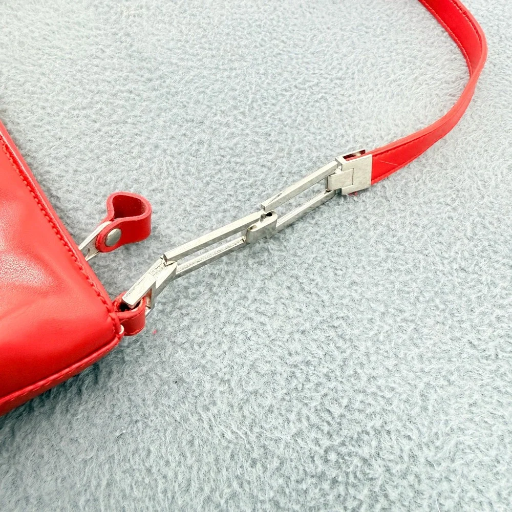 Vintage Y2K Red Faux Leather Baguette Shoulder Bag Silver Hardware Zip Top Purse